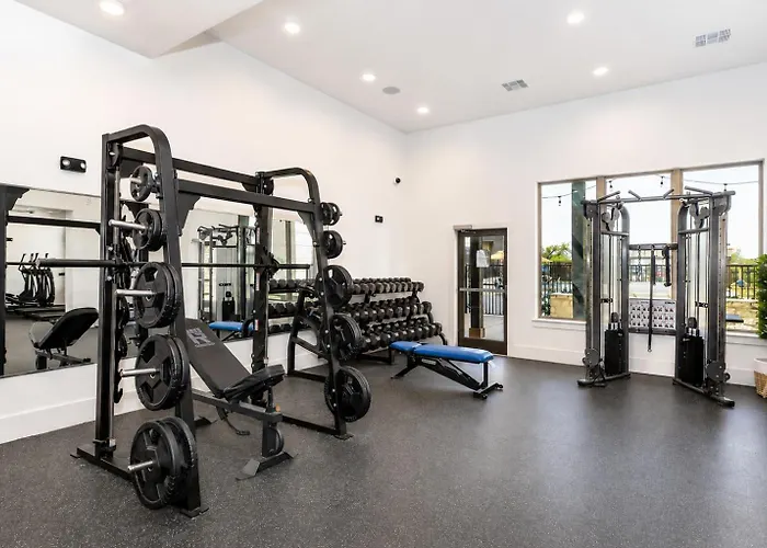 Upscale 1Br Pool&Gym Utsa Centrally Located!