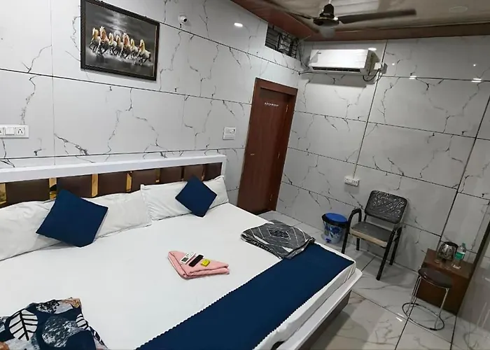 Hotel Divya Darshan