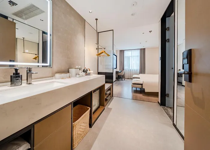 Atour Hotel Dalian Xinghai Square Zhongshan Road