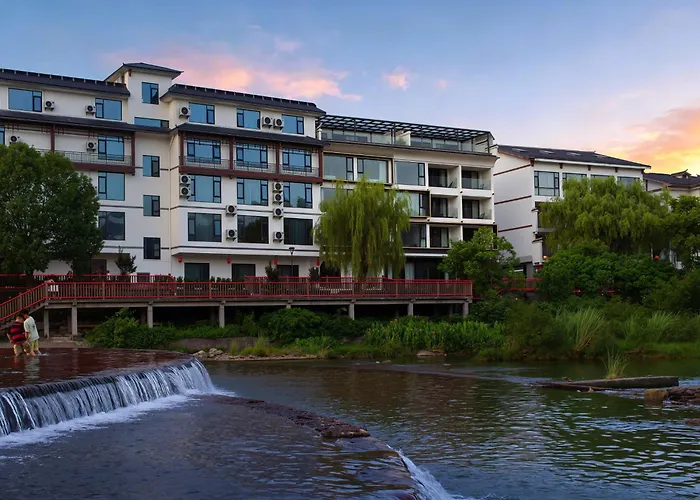 Zhangjiajie National Park East Gate Happy Hotel-River View&City Center&Book Tickets&English Speaking&Free Laundry