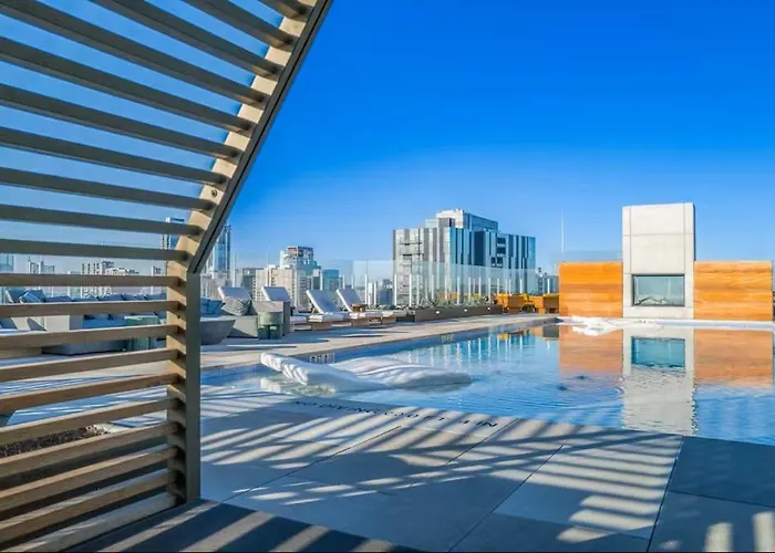 Rooftop Pool Downtown Austin, Rainey St - Hike Bike Path
