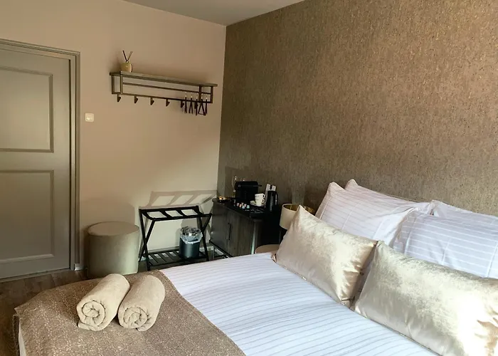 De La Frontiere Bed & Borrelbistro