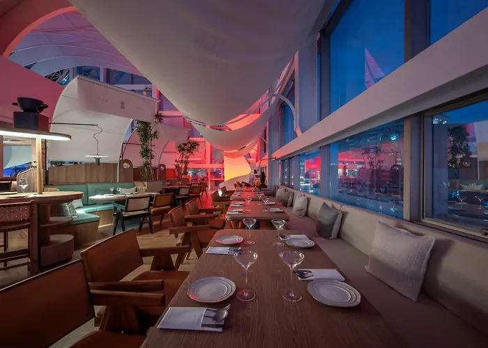 Aspera Star Essence Sky Garden Panoramic Hotel-Jiefangbei Hongya Branch