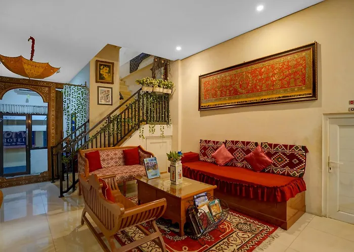 Townhouse Oak Near Rsud Dr. Zainoel Abidin Formerly Poma Hotel