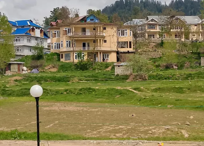 Kehkishan Hotel & Resort Shogran
