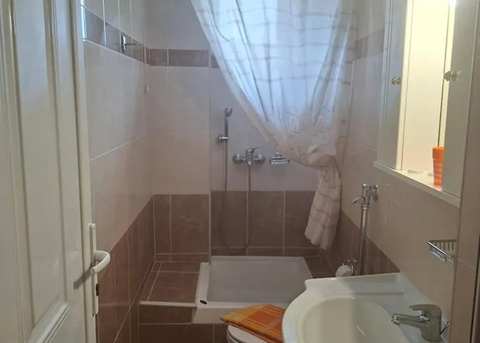 Hotel Ira
