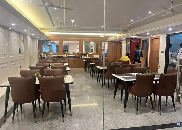 Trimrooms D'Centrum near Ram Mandir