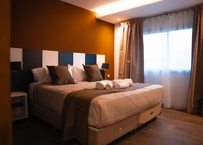 Takua Hotel Serrano