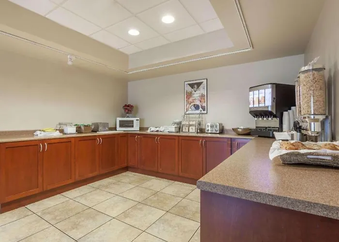 Super 8 By Wyndham Abbotsford Bc