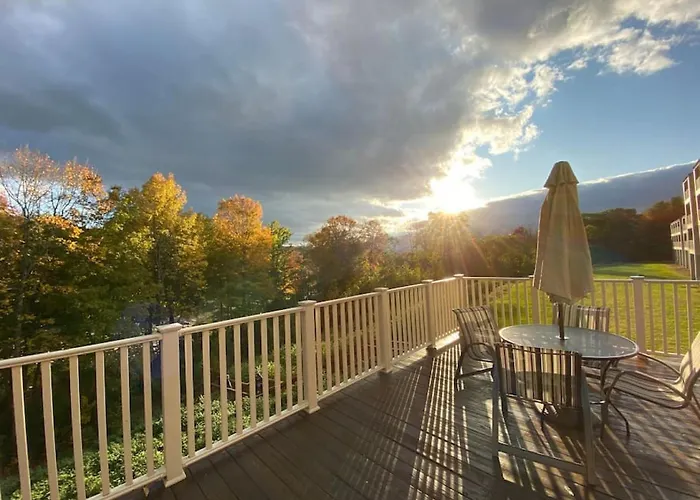 King Room With Loon Mountain & River Views, Indoor Pool
