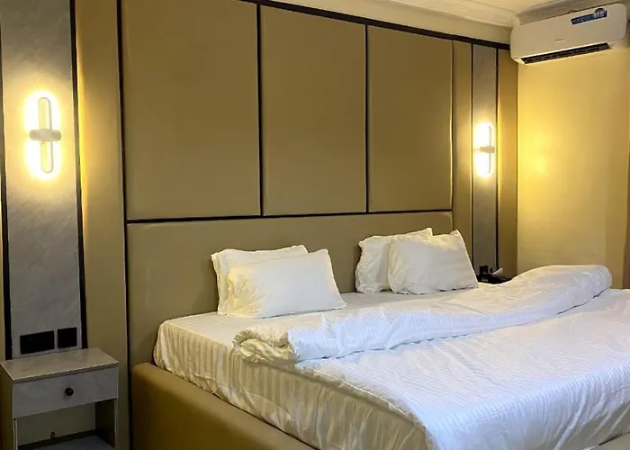 D' Amex Hotel