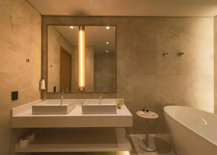 Mantra Hotel Vera Mt