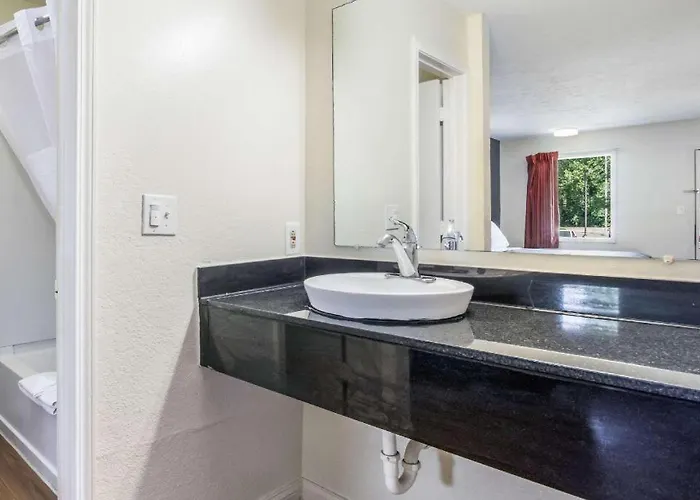 Quality Inn & Suites Columbus West