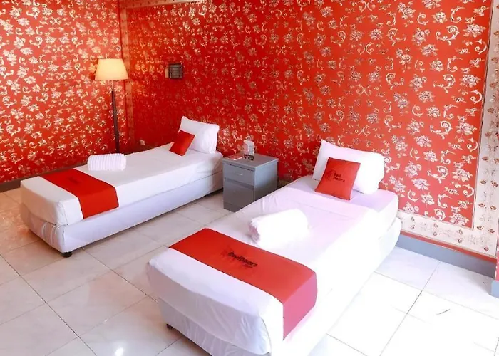 Reddoorz Plus @ Castle Chateau Iloilo