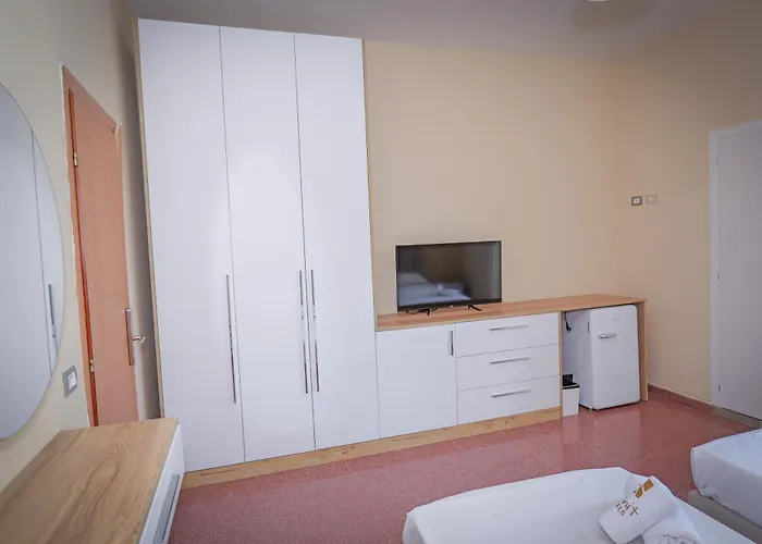 Dolanit Hotels Lalez