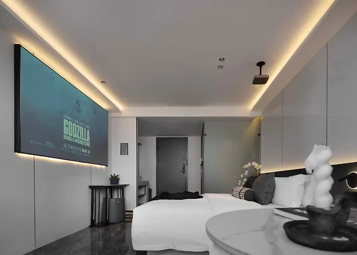 Starry Hotel