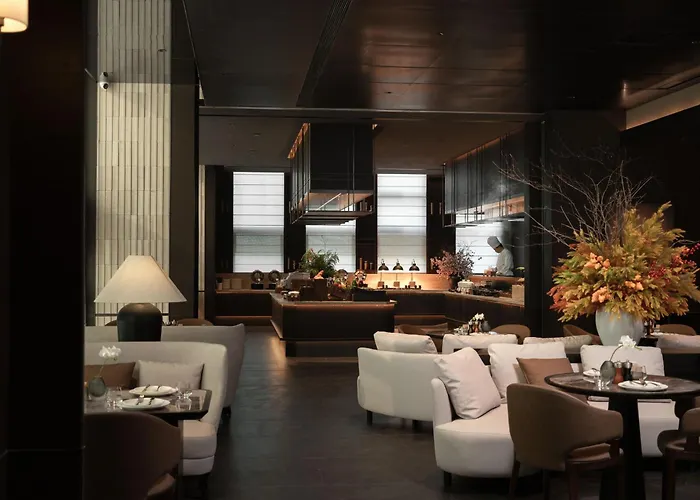 Atour S Hotel Zhengzhou High-Speed Rail East Station Mixc