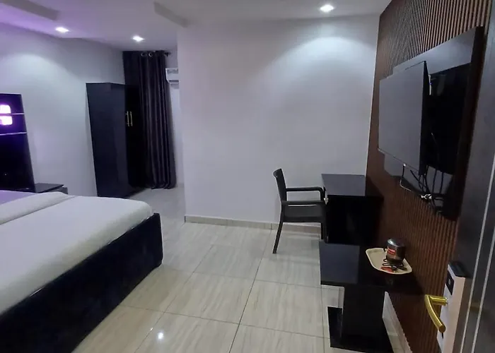 Lakabana Edge Hotel And Suites