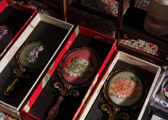 Luoyang Yunhuali Intangible Cultural Heritage Art Homestay