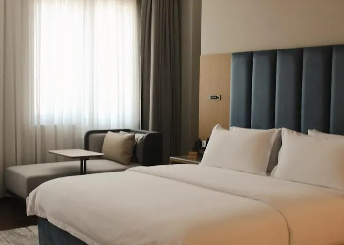 Paziro Hotel