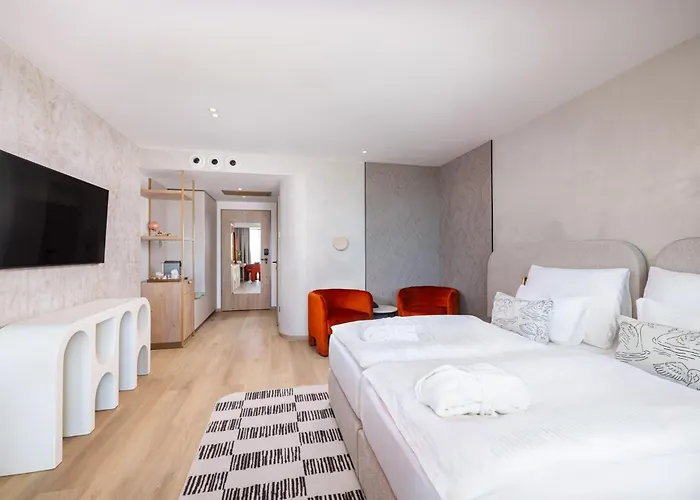 BIRGÉS HOTEL Lifestyle&View