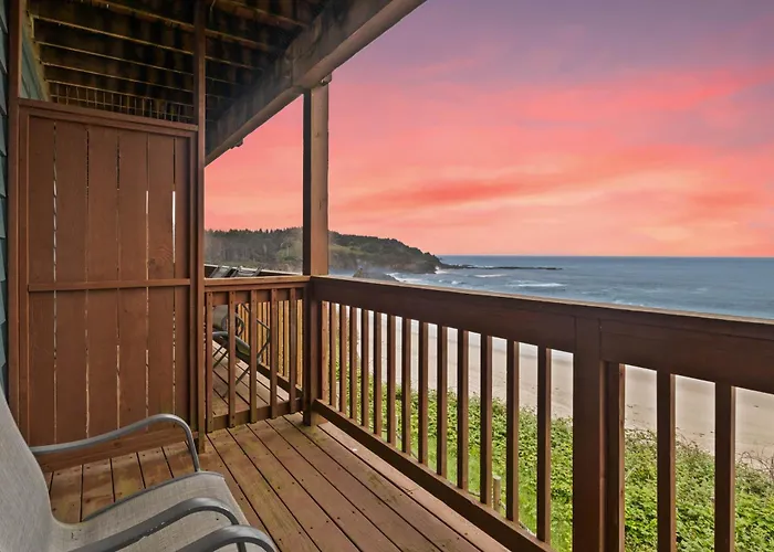 Sunset Haven Oceanfront Hotel
