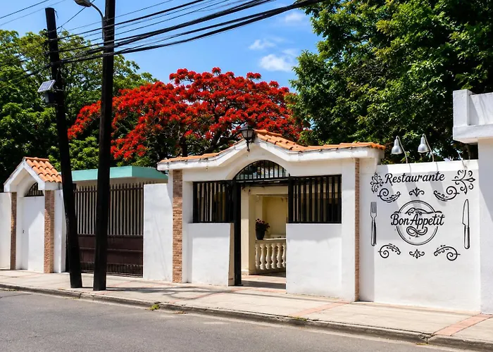 Bon Appetit Hotel & Restaurant Barahona