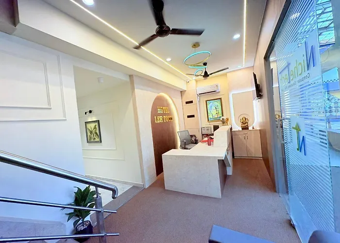 Hotel Lee Town