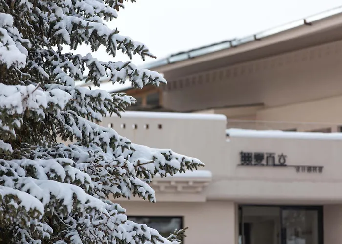 Shangri-La Designer Homestay Without Summer