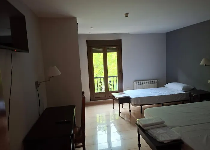 Hotel Restaurante Ribera del Chicu