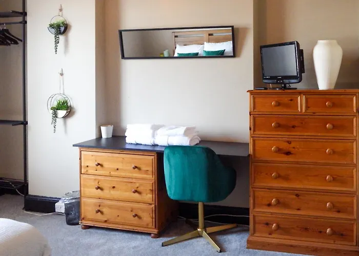 Cheshire Yeoman - Station Hotel