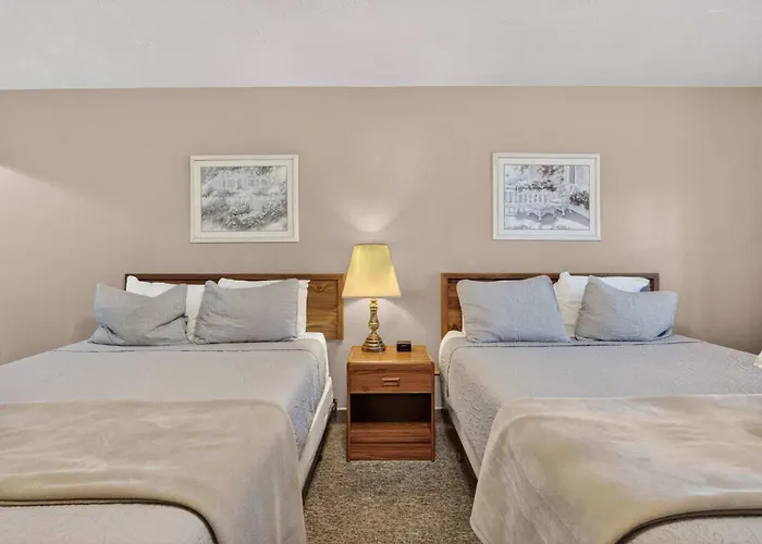 Eagle Motel Suite 115