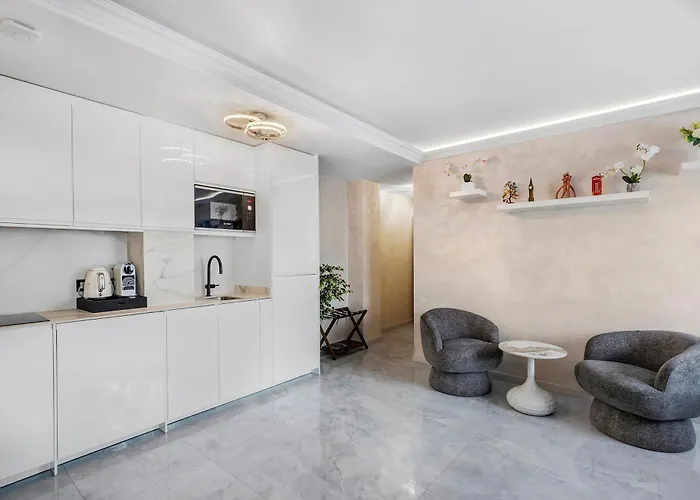 A&R Luxury Apartments