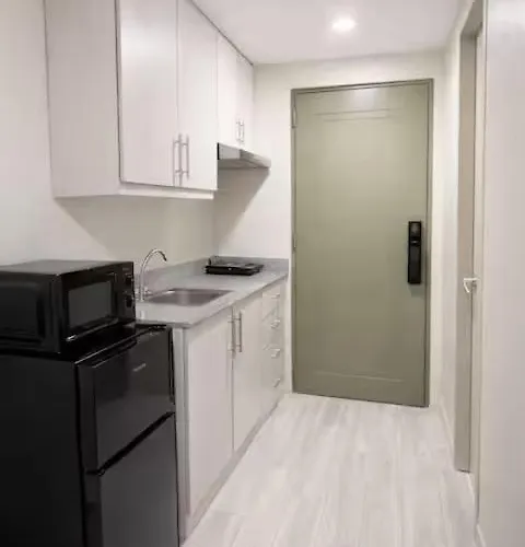 The Olive Door At Cityscape Grand Tower