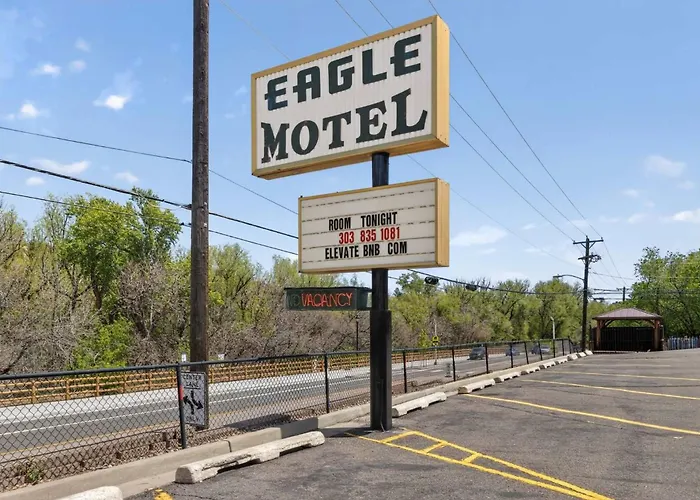 Eagle Motel Suite 108
