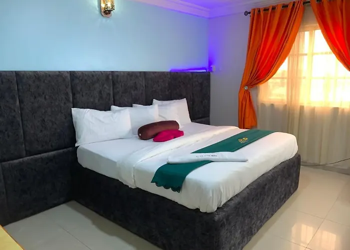 Diamond Groove Hotel & Suites