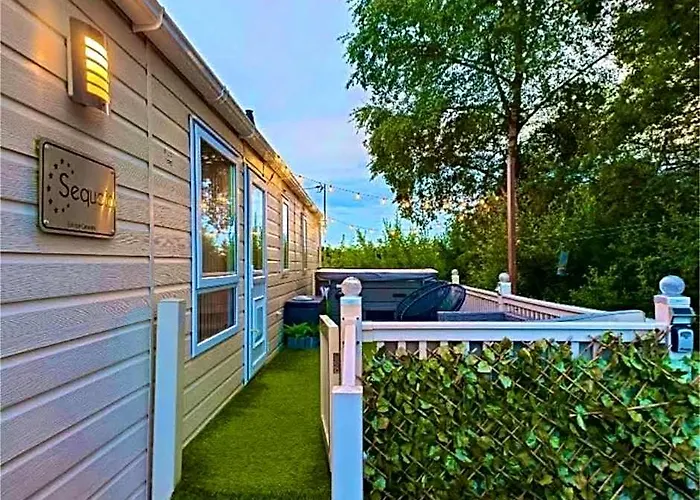 Otters Rural Retreat - Private Hot-Tub & Free Golf For Guests Included