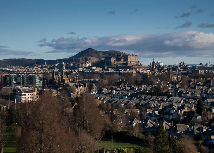 Holiday Inn Express Edinburgh City West By Ihg