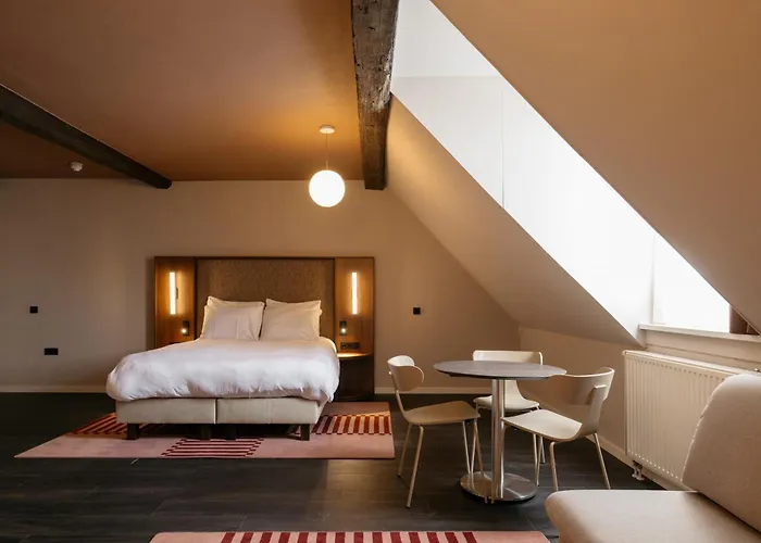 Hotel Vrythof - Just A Room - Digital Check-In, Key By Email Or Sms