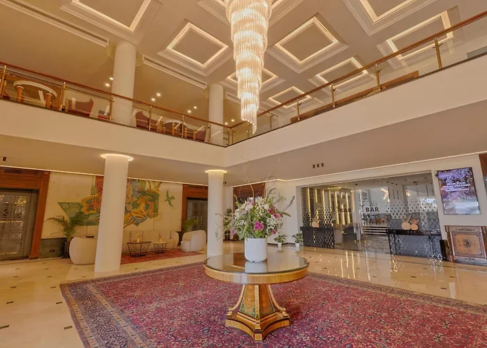 Riviera Hotel&Beach Lounge, Beirut