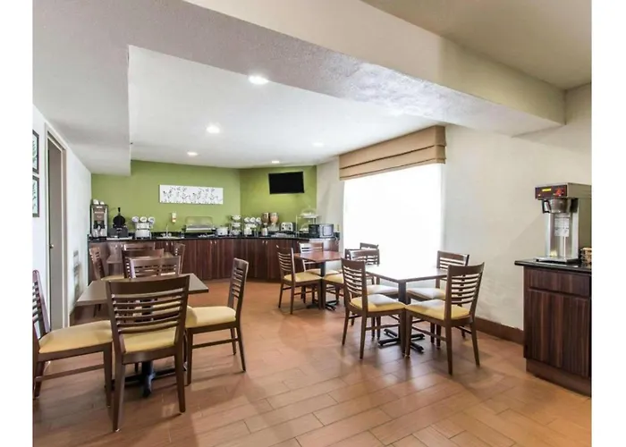 The Douillet By Demeure Hotels