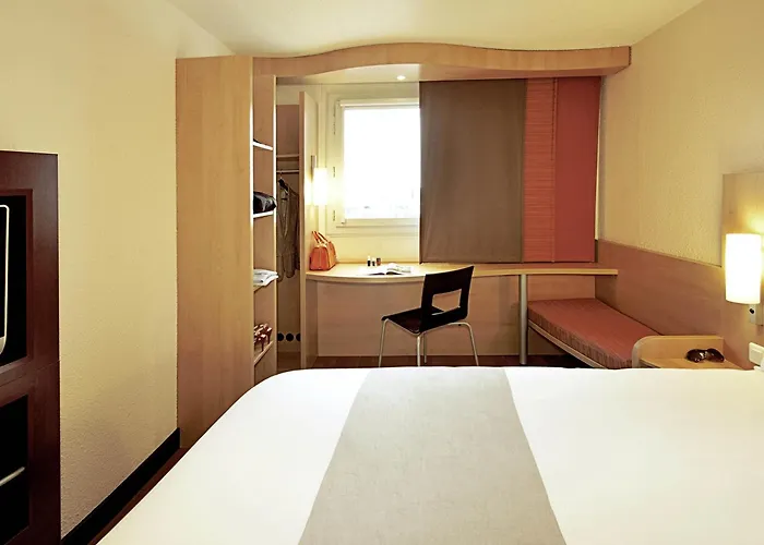 Ibis Loriol Le Pouzin