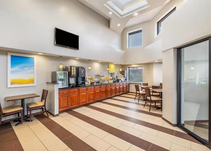 Days Inn By Wyndham Geneva/Finger Lakes