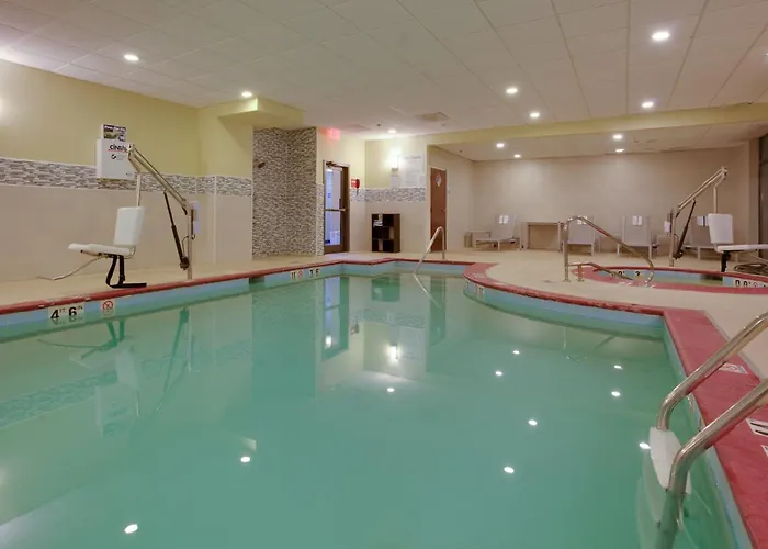 Holiday Inn Express & Suites Laurel Lakes By Ihg
