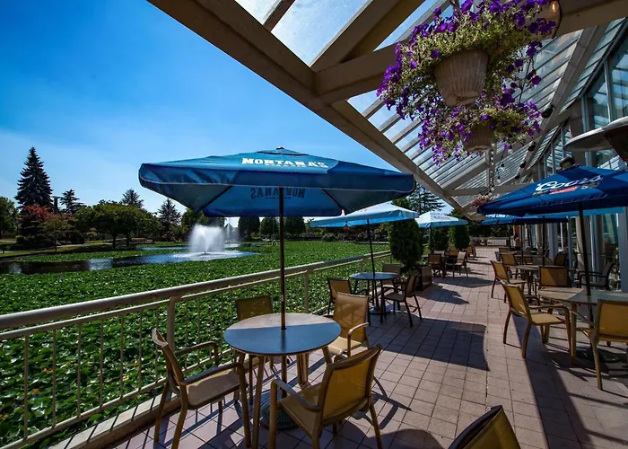 Coast Chilliwack Hotel By Apa