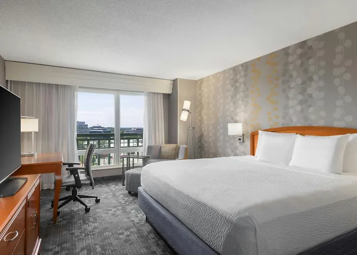 Courtyard By Marriott Tysons Mclean
