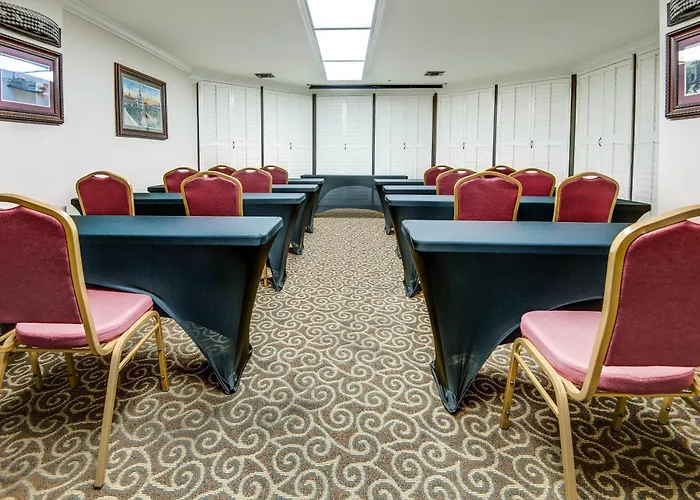 Clarion Hotel & Suites New Orleans Airport