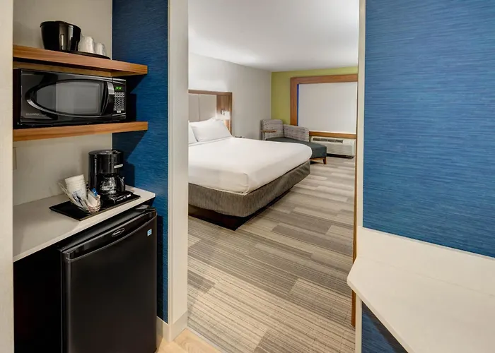 Holiday Inn Express Woodbridge By Ihg