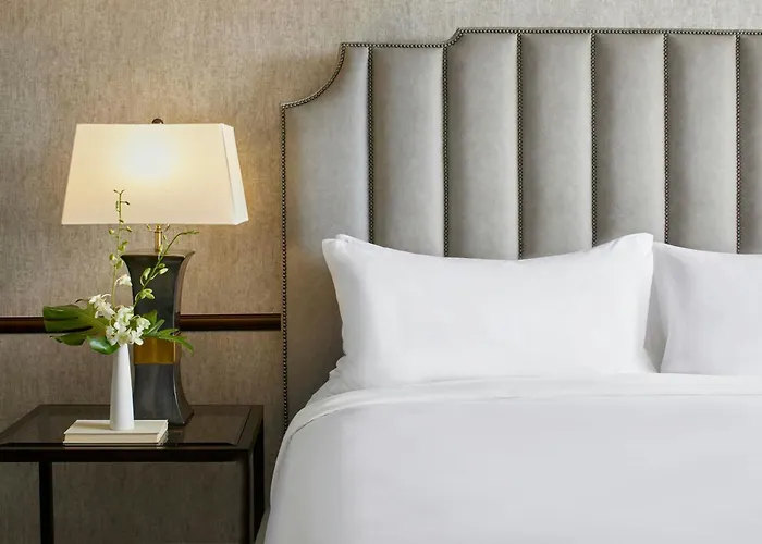 Renaissance Mobile Riverview Plaza Hotel