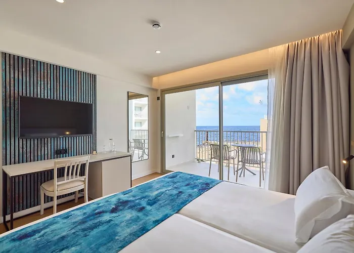 Universal Hotel Romantica